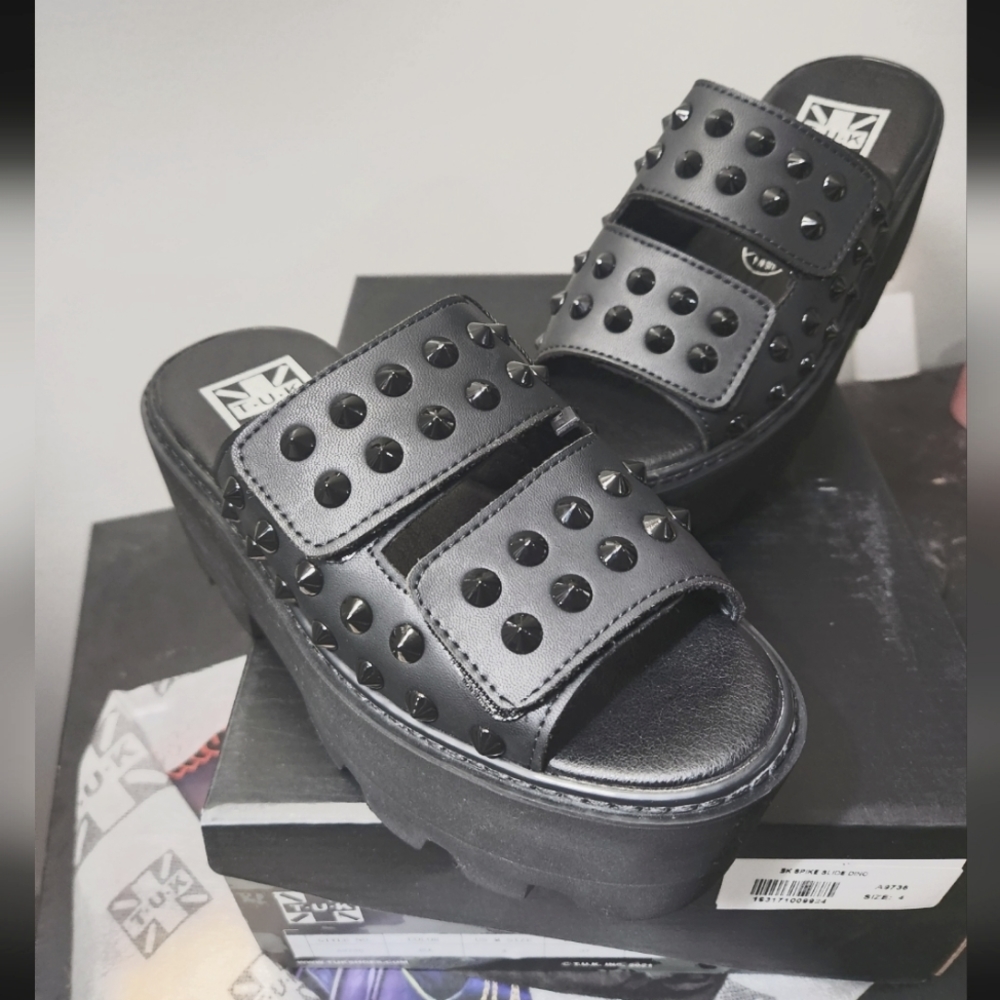 T.U.K. Spike/stud creeps